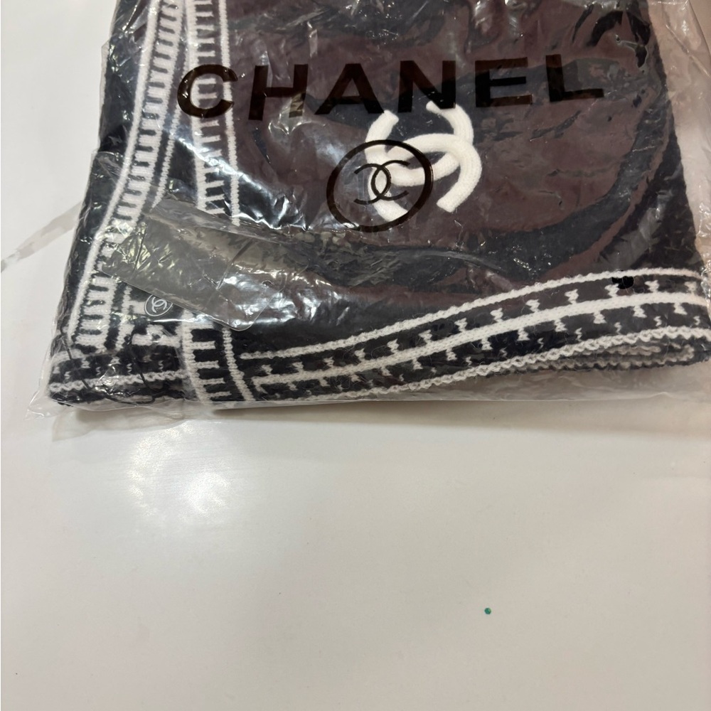 CHANEL Monochrome Logo Scarf